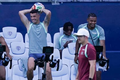 Xhaka, referente y capitán de Suiza, en el entrenamiento del jueves en el estadio del Sporting Kansas City