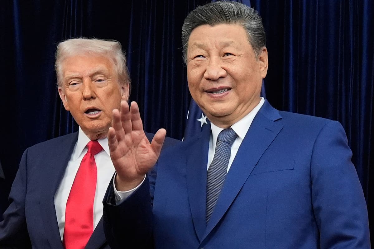 Xi y Trump en el Aeropuerto Internacional de Gimhae, en Busan, Corea del Sur