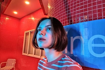 Xiaomi Redmi Note 5G cuenta con una cámara triple de 48 MP, eficaz en modo nocturno y en profundidad, perfecta para inmortalizar retratos cautivadores