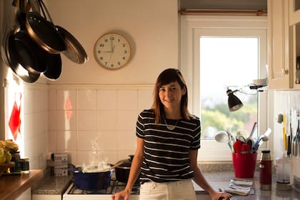 Ximena Sáenz es la conductora de Cocineros Argentinos