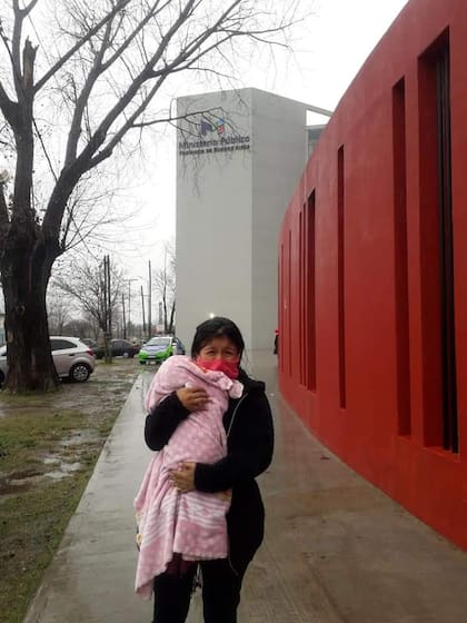 Xina Florian y su familia vivieron 15 días con un muerto en su casa