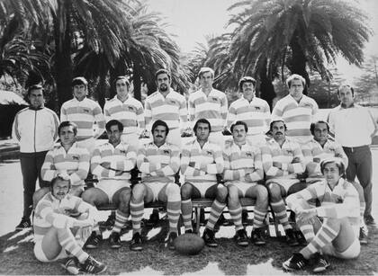 XV que le gana a Gazelles en 1971:
Arriba: Poggi, Mario Walther, Pascual, Travaglini, Wittman, Rodríguez Jurado, Foster, Guastella.
Sentados: Fernández, Nicola, Anthony, Silva, Handley, Dudley y Miguel Morgan,
En el piso: Etchegaray y Harris-Smith.
