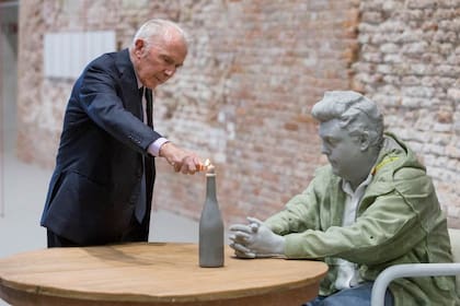 Pinault -en la foto hace dos años, en uno de sus museos en Venecia- aspira a contribuir "al renacimiento de la vida cultural de la capital francesa, después del difícil año 2020 que vivió el mundo".