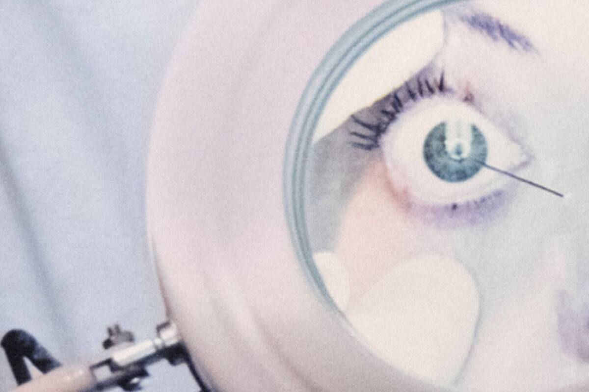 Detalle de un retrato de la artista por Jorge Miño