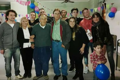 Oscar se reencontró con su familia hace dos años