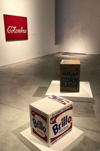 Obras de Andy Warhol, Antonio Caro y Ricardo Carreira