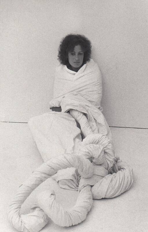 Registro de la performance El Cuerpo de Giulia-no en la Bienal de Venecia de 1972, por Gianni y Alberto Buscaglia