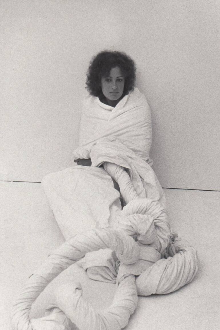 Registro de la performance El Cuerpo de Giulia-no en la Bienal de Venecia de 1972, por Gianni y Alberto Buscaglia
