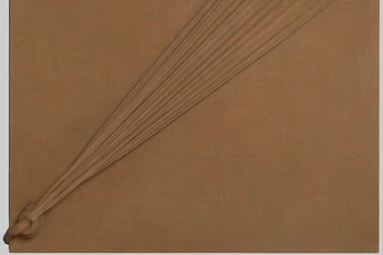 Detalle de Quipus 33 T1 (1966). Colección Eduardo F. Costantini, en comodato en Malba