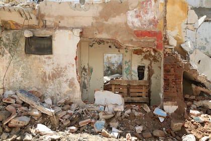 Gian Paolo Minelli transformó el registro de la remodelación desde sus comienzos en una "metáfora de la memoria del barrio", a la que se dedica una muestra en la fundación
