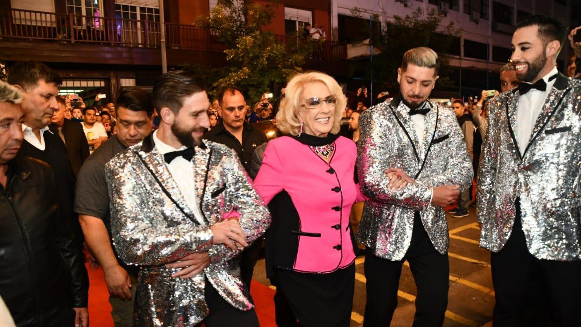 Mirtha Legrand en una de sus habituales salidas en la noche marplatense