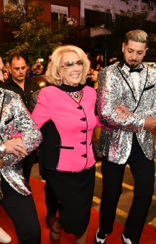 Mirtha Legrand en una de sus habituales salidas en la noche marplatense