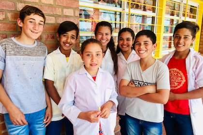 La Fundación Manos Misioneras premia a los alumnos que llegan a 7mo. grado con el Viaje al Mar, una semana que los egresados pasan recorriendo Buenos Aires y la Costa Atlántica.