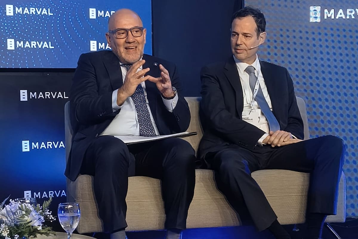 y el fiscal El juez Diego Barroetaveña y el fiscal Gabriel Pérez Barberá durante el Marval Summit 2026