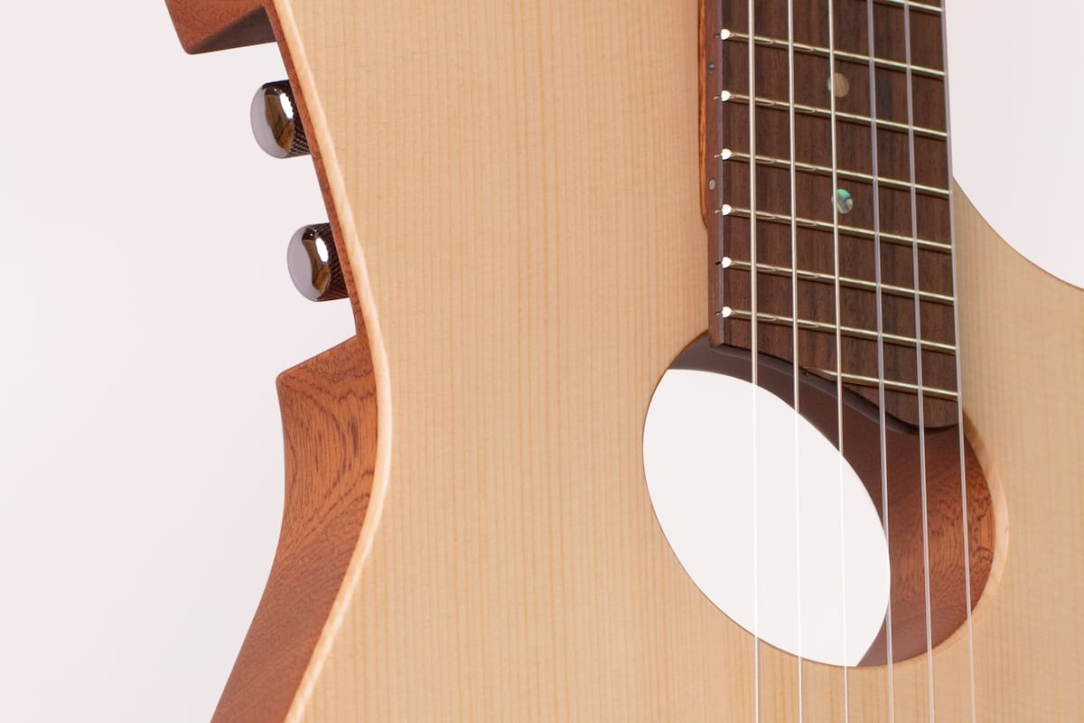 ¿Y si le hacemos un agujero en el medio?, fue la pregunta que disparó la fabricación de guitarras híbridas, únicas y originales