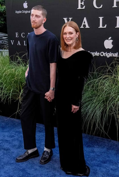 Y también con su hijo Caleb Freundlich, que se mantuvo en todo momento muy cerca de la estrella de Hannibal