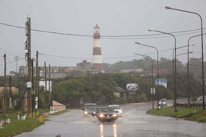 Ya en 2008, un reporte especial de la OMT advertía sobre la alta vulnerabilidad de los puntos costeros a las tormentas, el aumento del nivel del mar y las inundaciones.