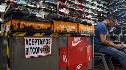 Ya en 2022 una encuesta de CID-Gallup halló que solamente una quinta parte de las empresas aceptaba bitcoin.