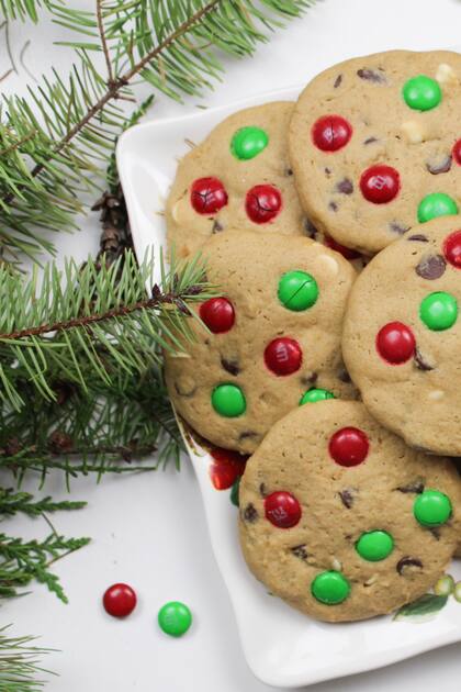 Ya es tiempo de ir preparando las cookies para tener listas y regalar en los días de Navidad.
