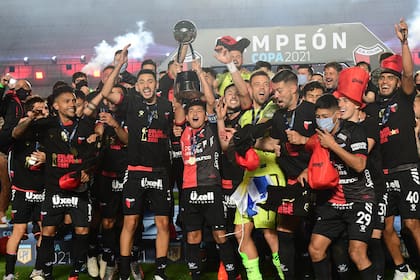 Ya no está el Pulga Rodríguez, que se fue a Gimnasia; pero Colón tendrá la responsabilidad de defender el título conquistado en la última Copa de la Liga