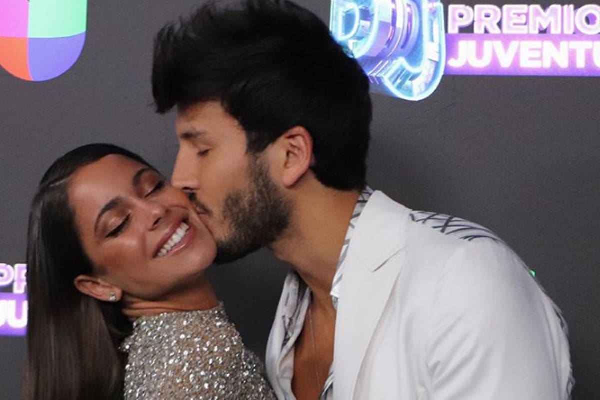 Ya no se esconden: Tini Stoessel y Sebastián Yatra, a los besos en Miami