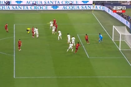 Ya salió el zurdazo de Dybala que se meterá en el ángulo superior izquierdo del arquero de Sassuolo