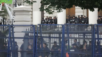 ya se debate la reforma de la caja previsional del Bapro