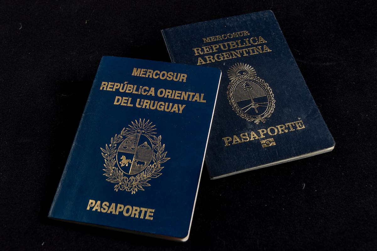 Ya se emitieron unos 17.000 pasaportes uruguayos con su nuevo formato