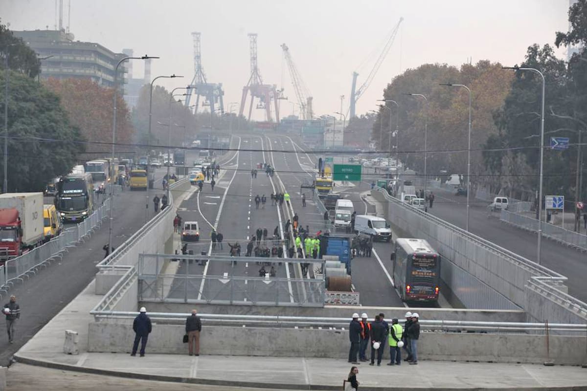Ya se puede circular por el paseo del Bajo