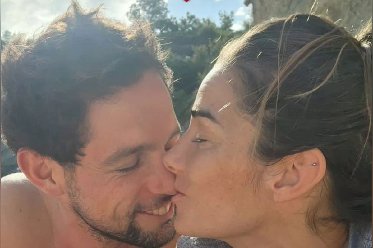 Yago Lange y Juana Viale subieron a sus redes una foto divertida desde la playa y causaron ternura entre sus seguidores