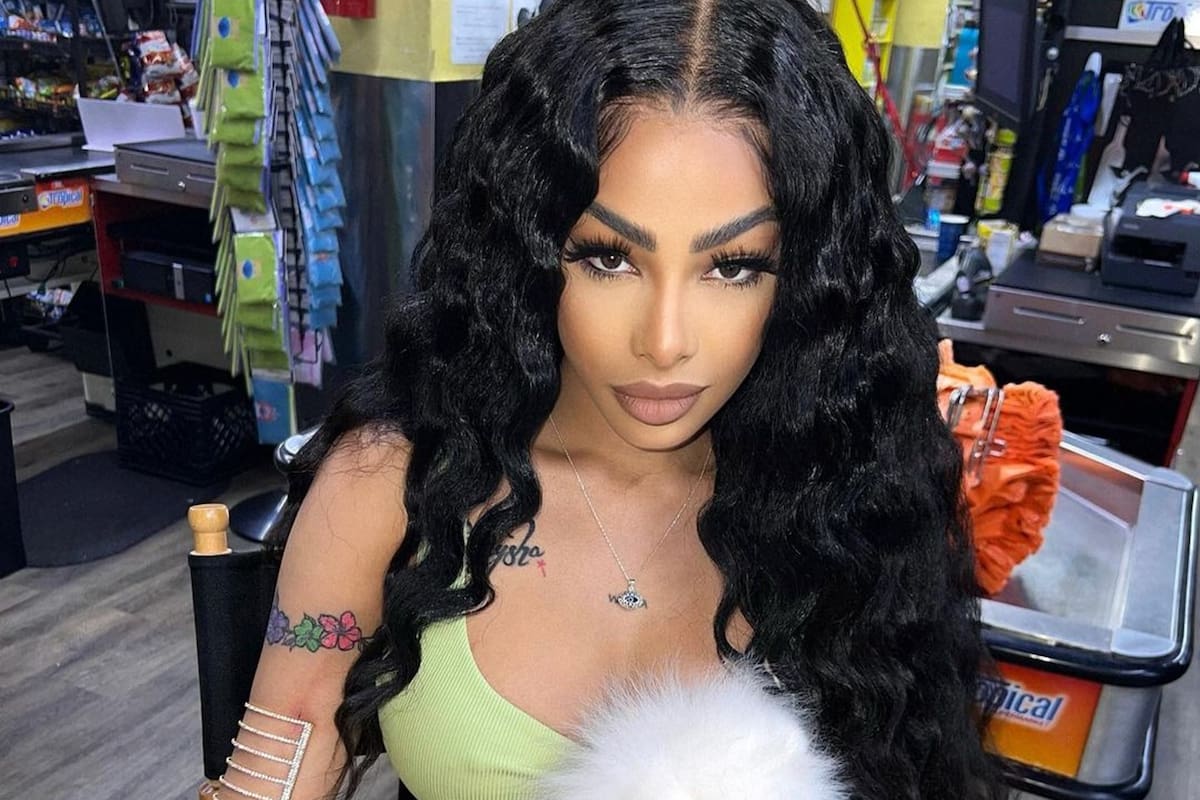 Yailin la más viral, así se hace llamar la novia y prometida de Anuel AA: durante su concierto se llevó un gran susto