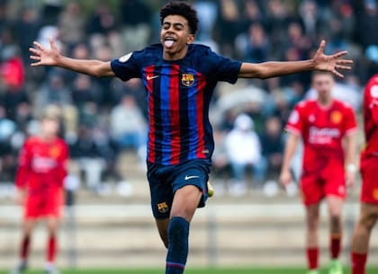 Yamal Lamine, una joya de la cantera de Barcelona que está entre los convocados para jugar con Atlético de Madrid este domingo.