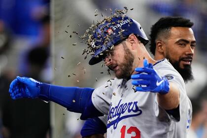 Yamamoto lanza primer juego completo en Serie Mundial desde 2015 y Dodgers vencen 5-1 a Azulejos