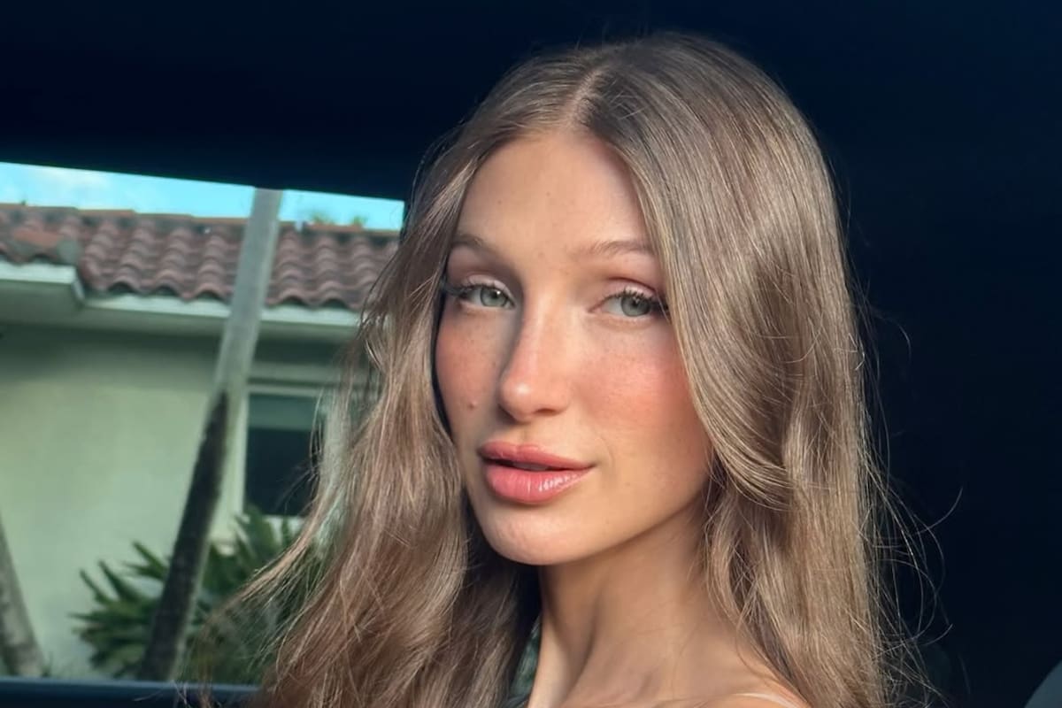 Yami Safdie se dio a conocer en las redes sociales, conquistó al público con su música y fue elegida como telonera de Dua Lipa (Foto: Instagram @yamisafdie)