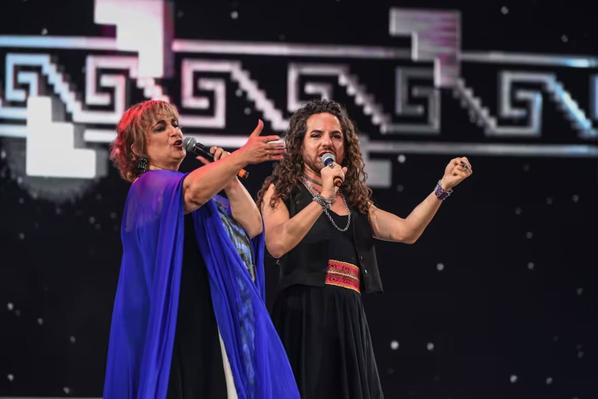 Yamila Cafrune con La Ferni, el 31 de enero pasado, en la séptima luna del Festival de Cosquín