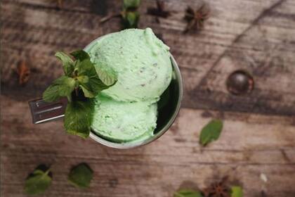 Yamila Guzmán trabajó un año para mejorar la receta de helados con alcohol por la propiedad anticongelante de los mismos