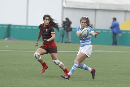 Yamila Otero frente a la selección de Perú