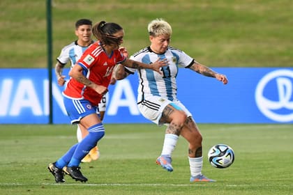 Yamila Rodríguez convirtió uno de los goles de la selección argentina en la goleada 4 a 0 ante Chile