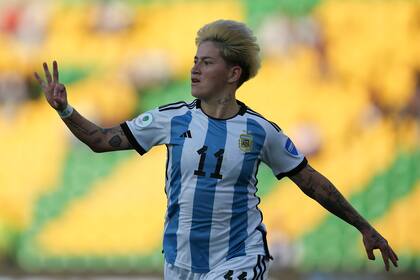 Yamila Rodriguez marcó tres goles en el triunfo de la Argentina por 5-0 sobre Uruguay, por la tercera fecha de la Copa América
