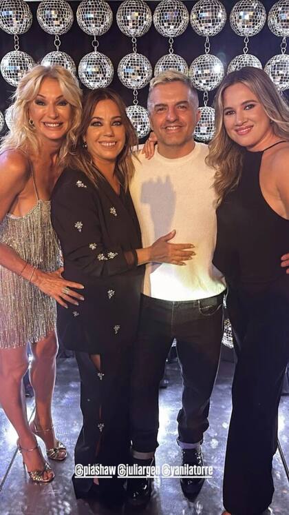 Yanina con Pía Shaw, Ángel De Brito y Juli Argenta