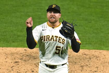 Yankees adquieren al cerrador David Bednar de los Pirates por tres prospectos