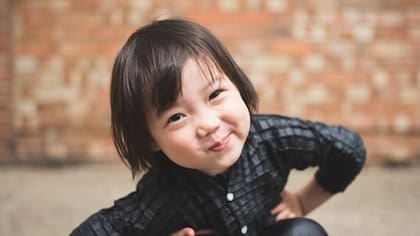 Yasin espera cambiar con su proyecto ciertos valores de padres y niños a la hora de comprarse ropa