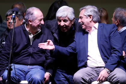 Yasky, Moyano y Alberto Fernández; el jefe de la CTA propuso reducir la jornada laboral