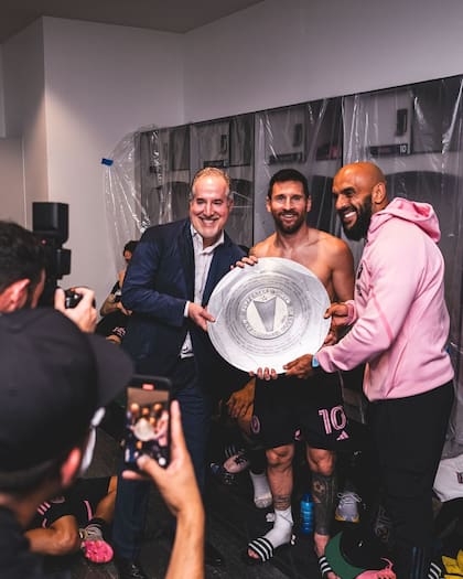Yassine Cheuko, el guardaespaldas de Leo, celebró el triunfo de Inter Miami con el dueño del club y el capitán del equipo (Foto: Instagram @yasstcheuko)