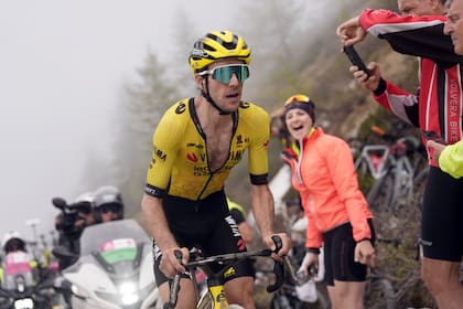 Yates se redime en épica escalada en la etapa 20 y se acerca al título del Giro