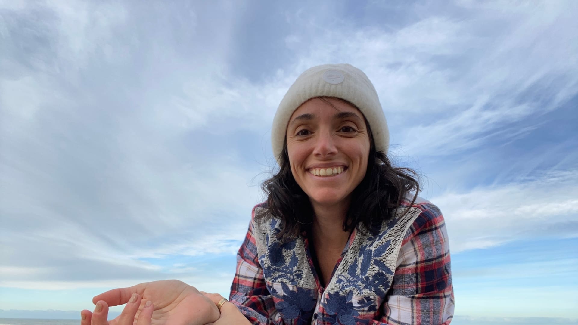 Yésica eligió comenzar una nueva vida en Pinamar junto a sus dos hijas.