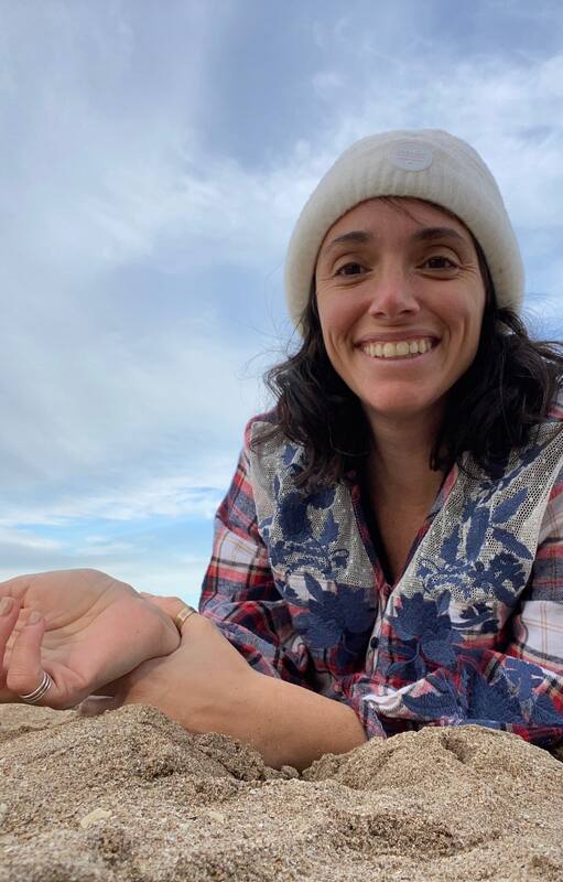 Yésica eligió comenzar una nueva vida en Pinamar junto a sus dos hijas.