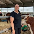 Yesica Espínola, cabañera de 34 años: “Las vacas no tienen ni feriado ni fines de semana, por eso estamos todos los días pendientes”