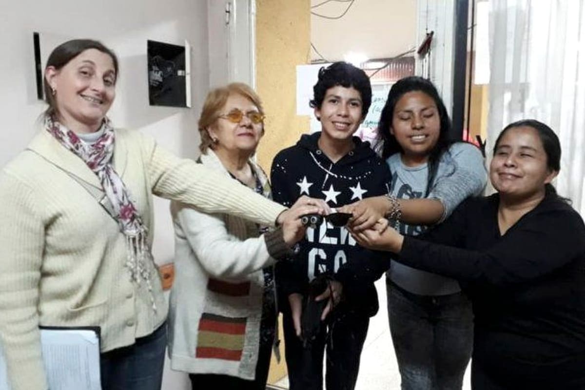 Yesica Gutiérrez (segunda desde la der.) tuvo que atravesar diferentes barreras y hoy es coordinadora de una organización jujeña que promueve la autonomía, la inclusión y la participación social de mujeres con discapacidad