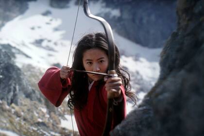 Yifei Liu en el papel principal de "Mulan". Disney dijo el viernes 26 de junio de 2020